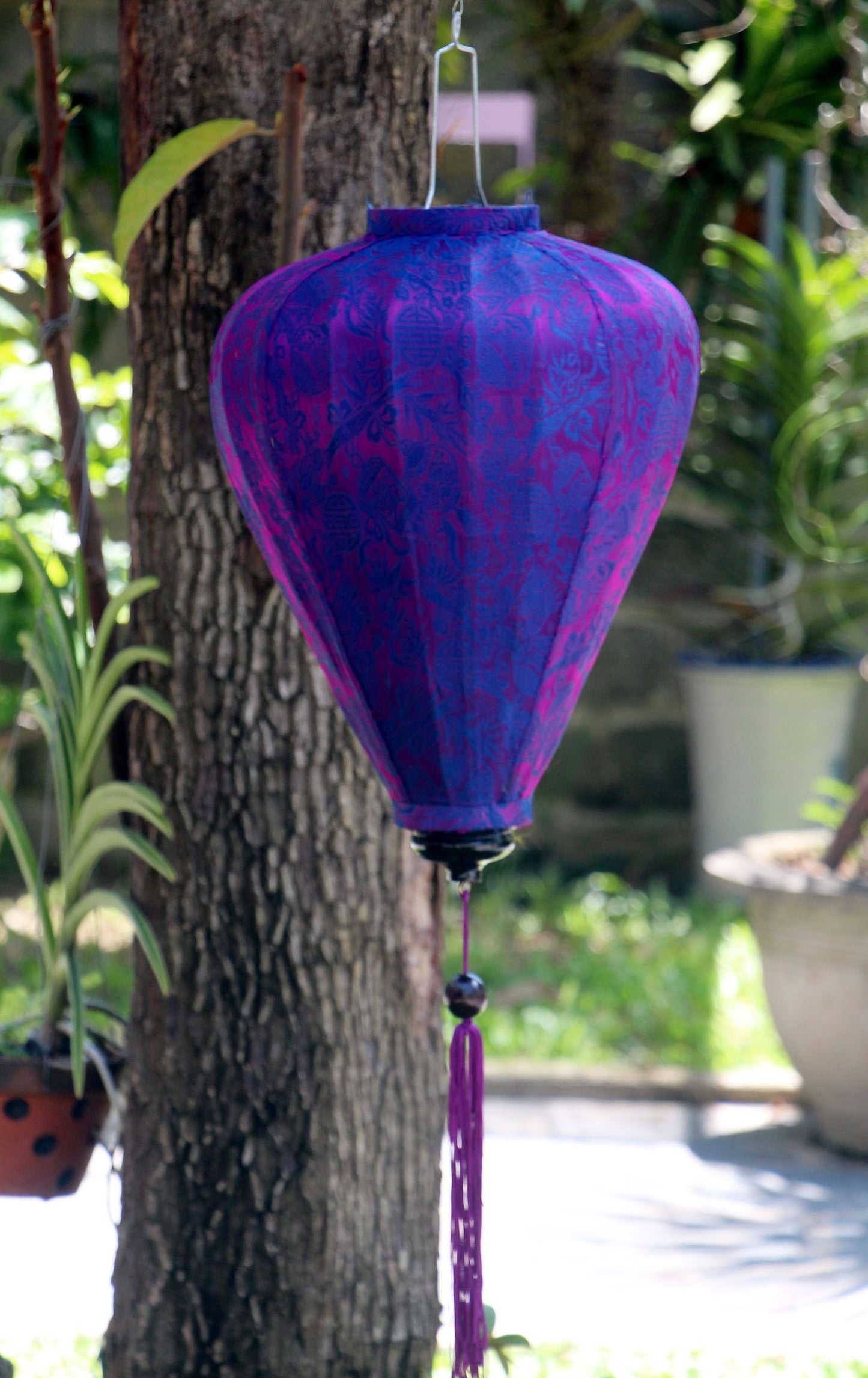 Set of 4 pcs Vietnamese silk lanterns 22'' hotel decor, coffee shop decor, garden wedding decoration, ceiling lanterns for living room