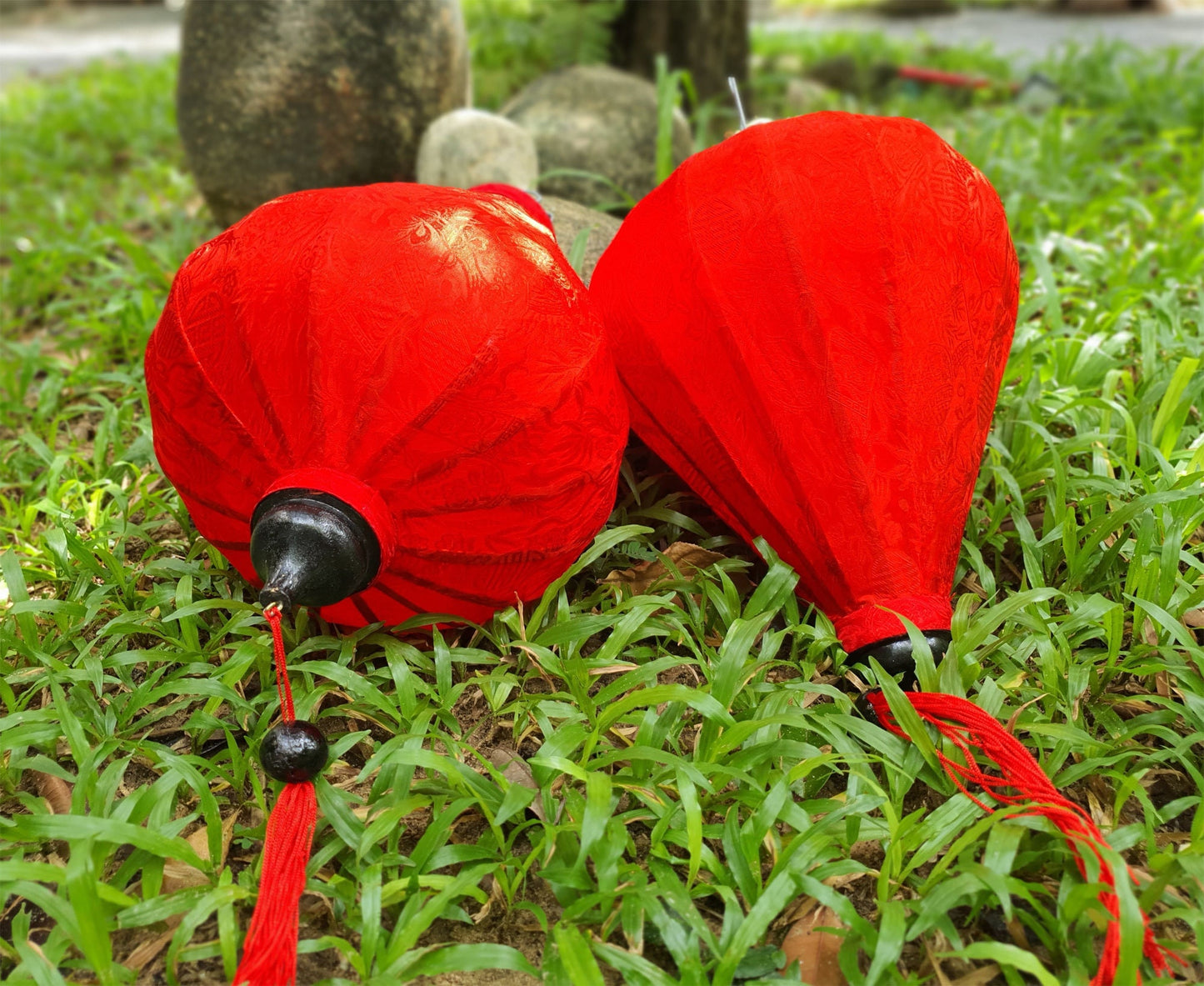 Set 2 pcs of 45cm Vietnam Hoian silk lanterns for wedding party decor - Vietnamese tea party decor - coffee shop decor- restaurant decor