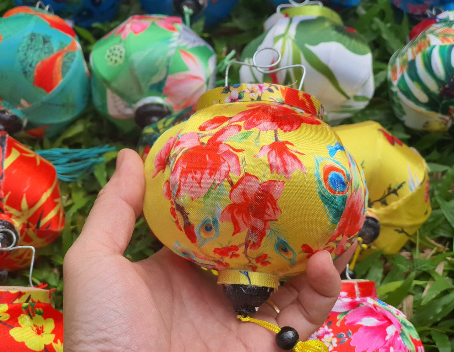 Set 16 mini silk lanterns 10cm for wedding decor String lanterns 3D flower silk lanterns for New Year decoration wedding planner