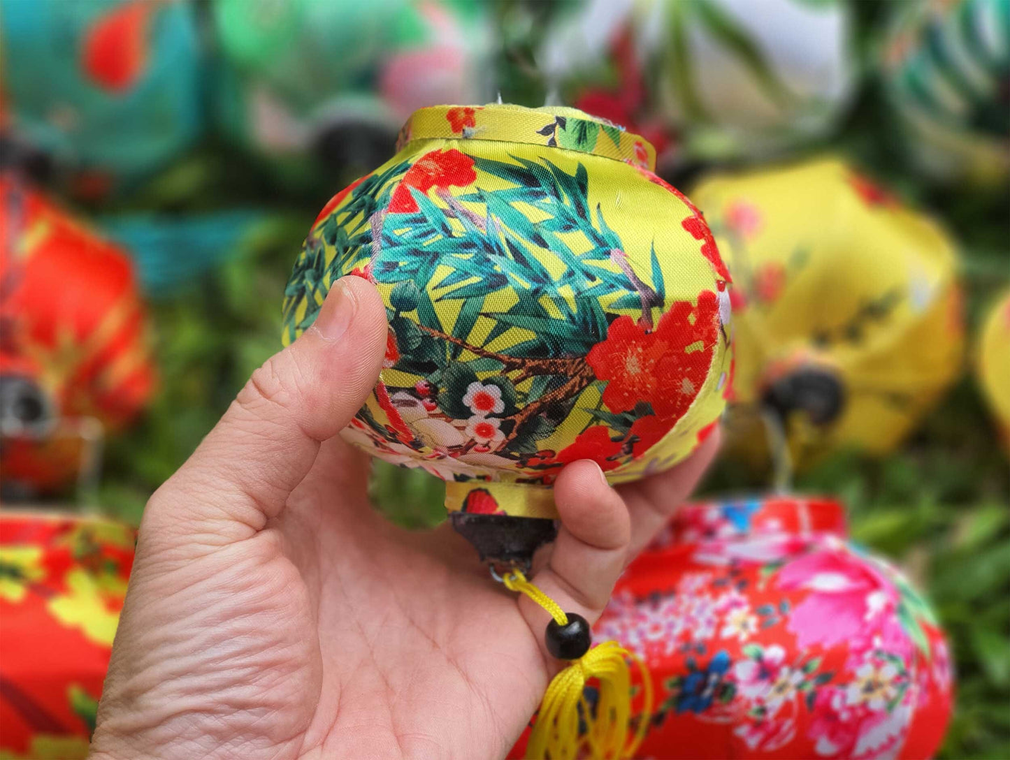 Set 16 mini silk lanterns 10cm for wedding decor String lanterns 3D flower silk lanterns for New Year decoration wedding planner