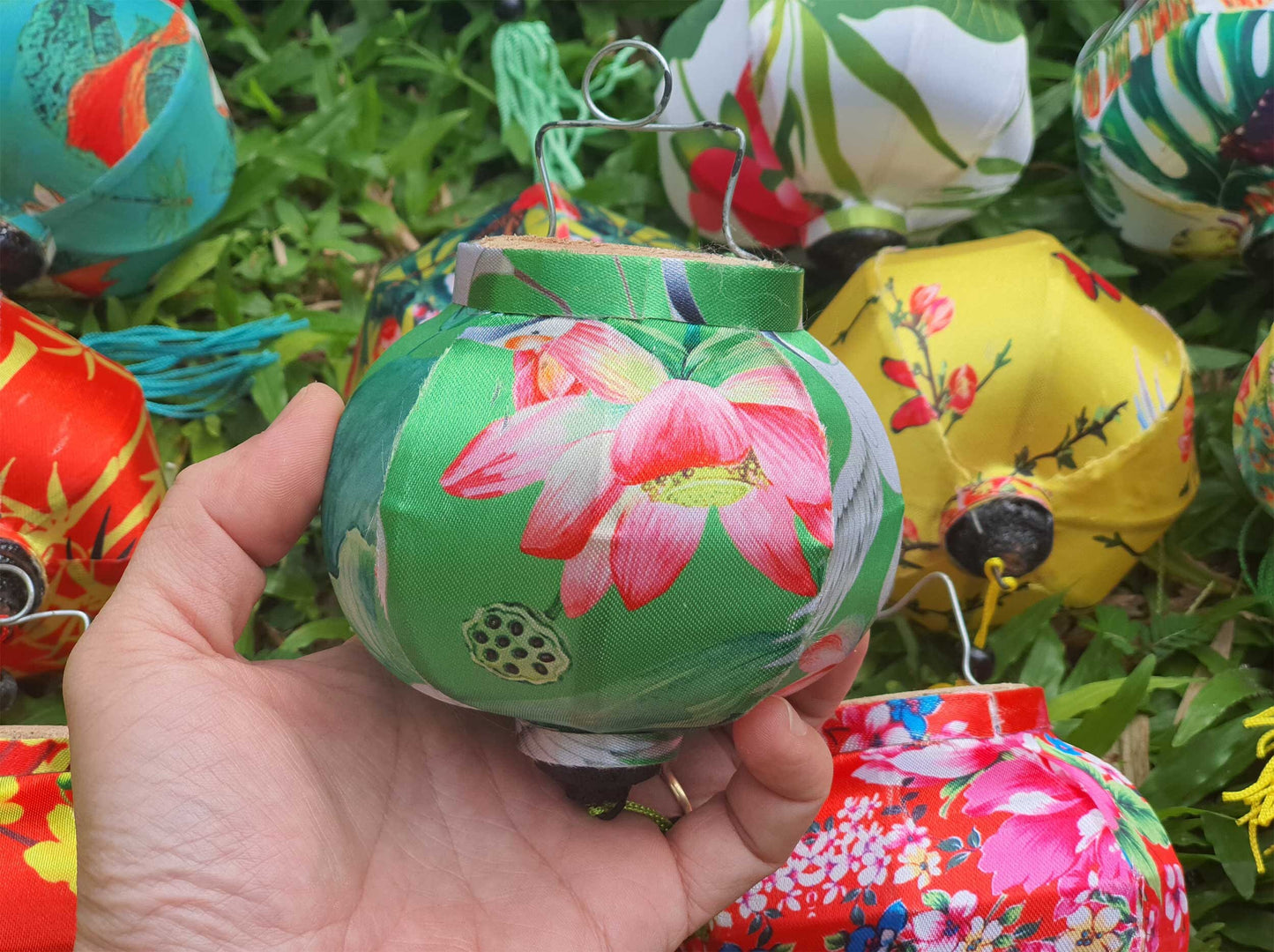 Set 16 mini silk lanterns 10cm for wedding decor String lanterns 3D flower silk lanterns for New Year decoration wedding planner