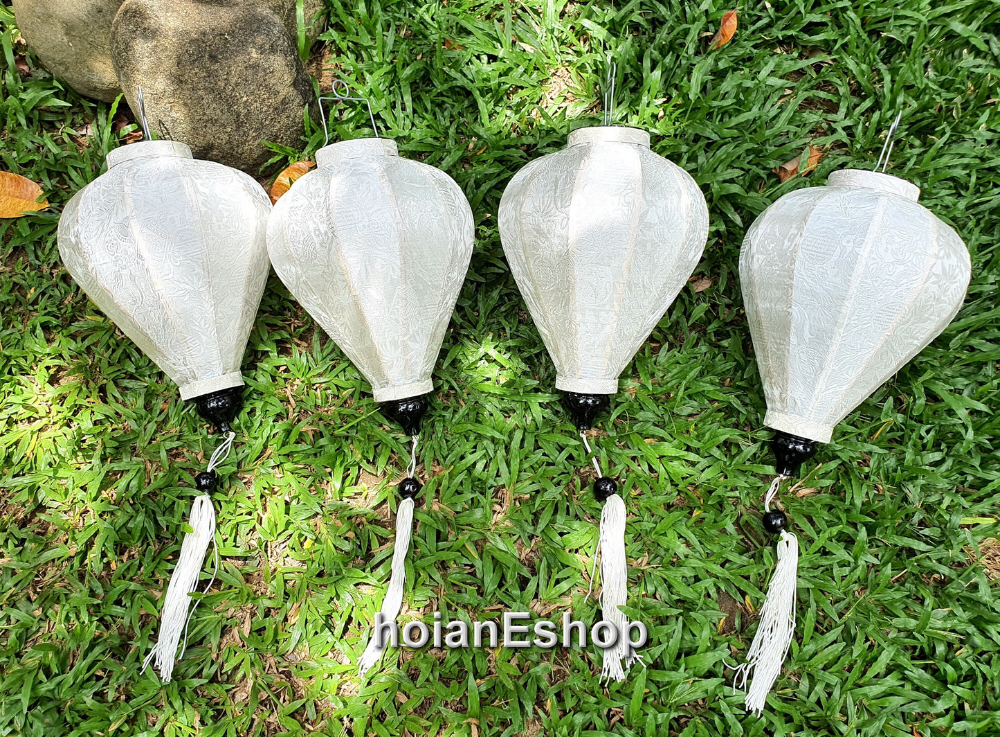 Set 4 pcs of Vietnamese Hoi An bamboo lanterns for Wedding party decoration - Ivory white lanterns for wedding.