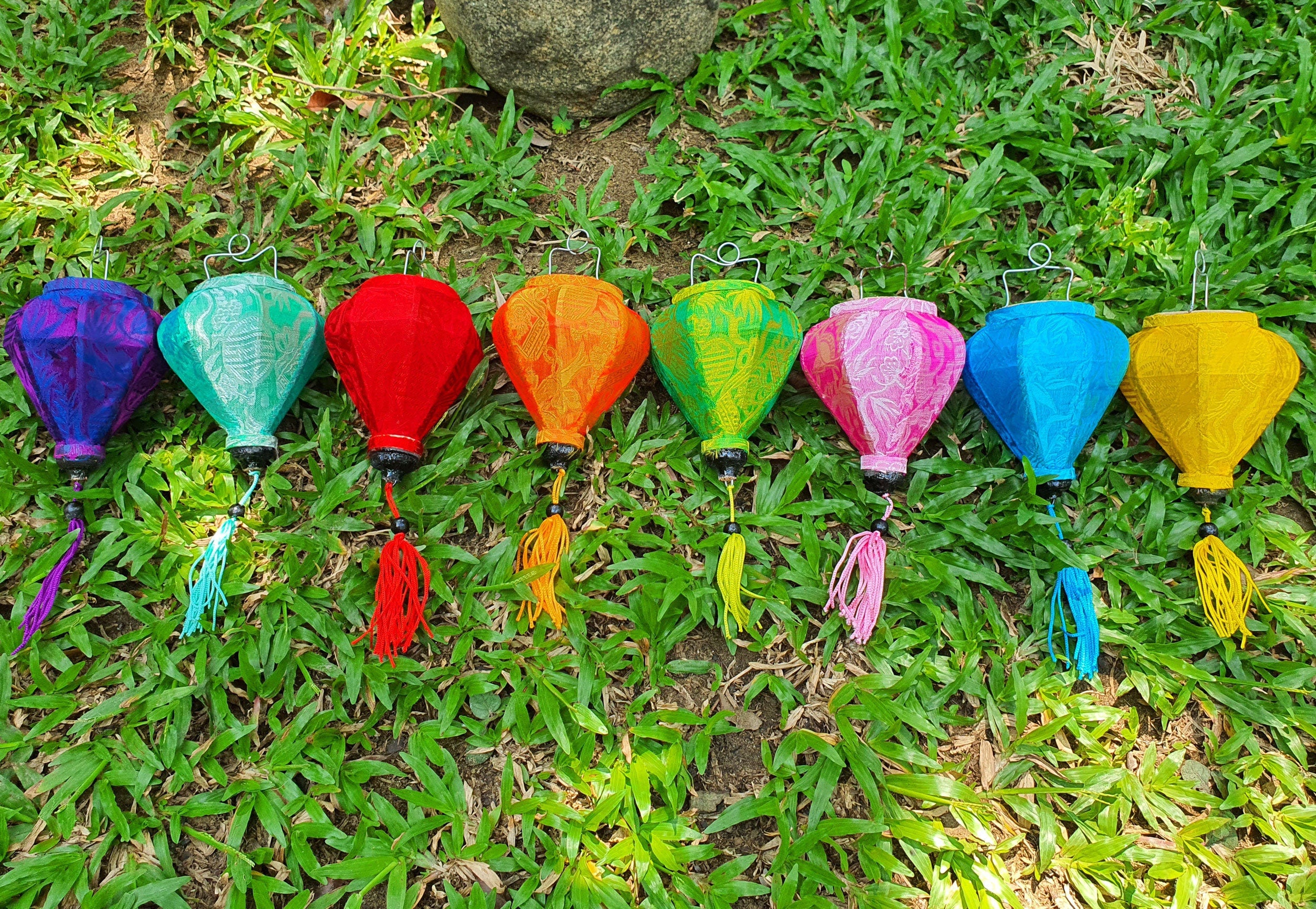 Set 24 pcs Hoi An mini silk lanterns (10cm) for wedding decoration