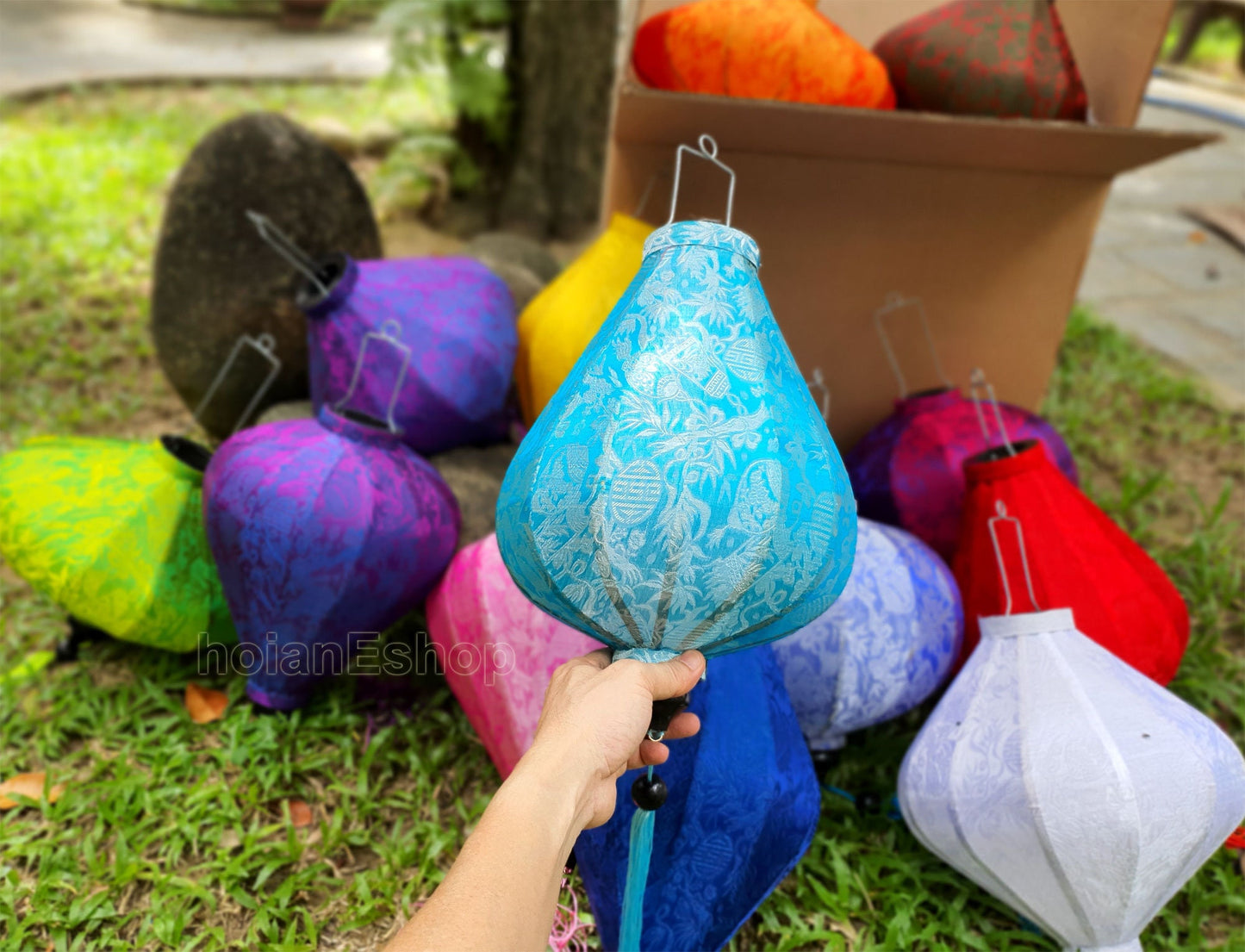 Set 8 pcs of 40cm Vietnamese Silk Lanterns For Wedding Decoration Outdoor Party Decorative Bamboo Lamp For Living Room