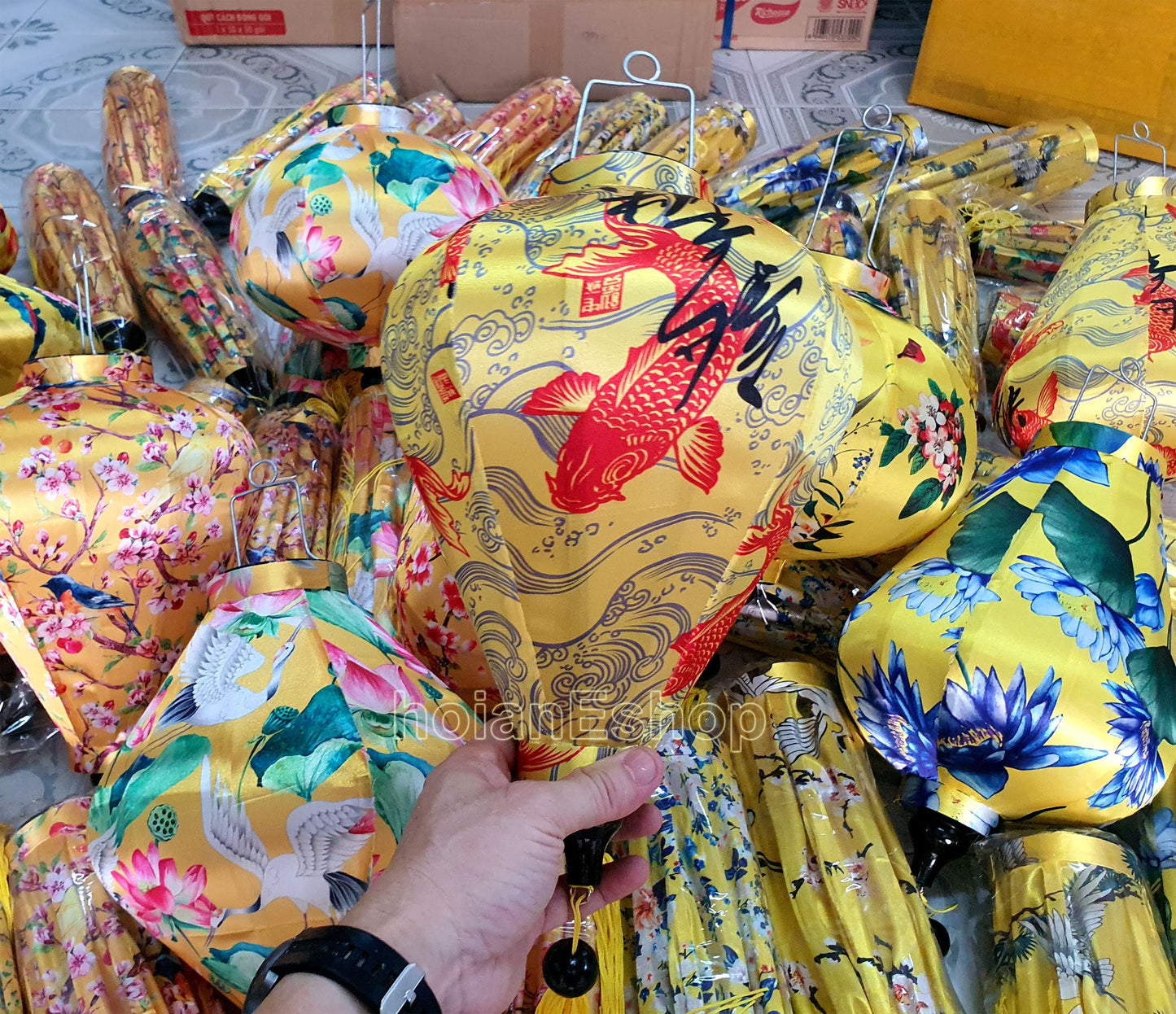 Set 50 Vietnamese Silk Lanterns Yellow Flower Lanterns for Events Decoration Wedding decor Restaurant decor Buyer can choose shape and color