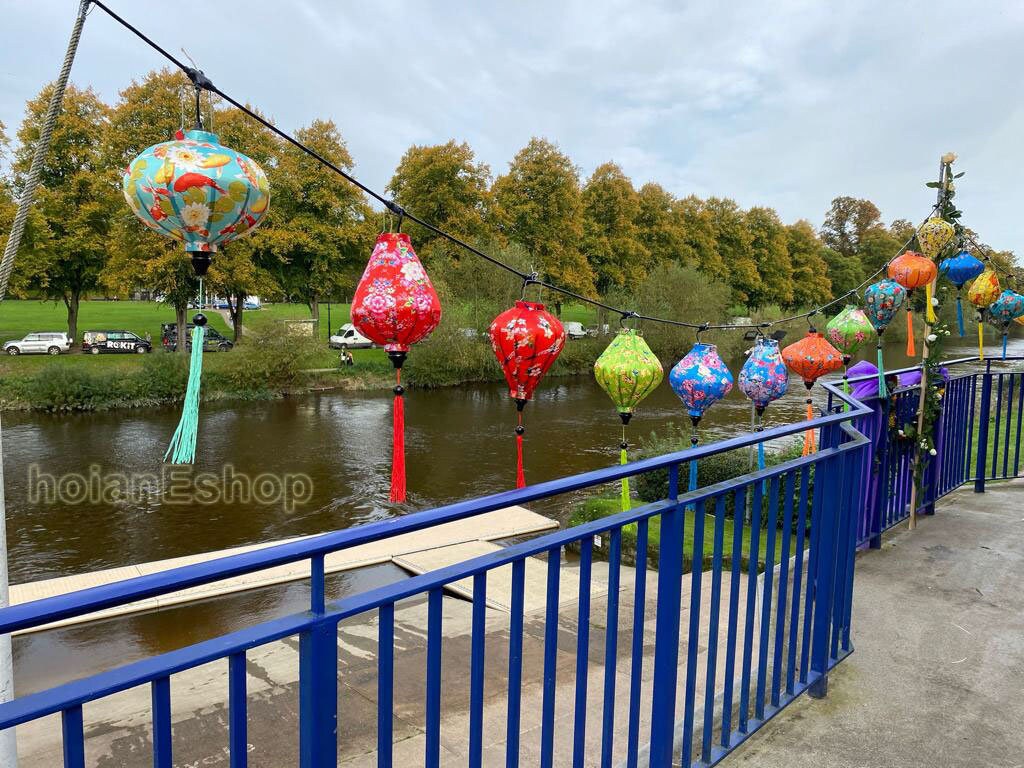 Set 24 Vietnamese Bamboo Silk Lanterns for Wedding Gardens Decoration - Wedding Party Garden decor - Lanterns for Christmas Decor